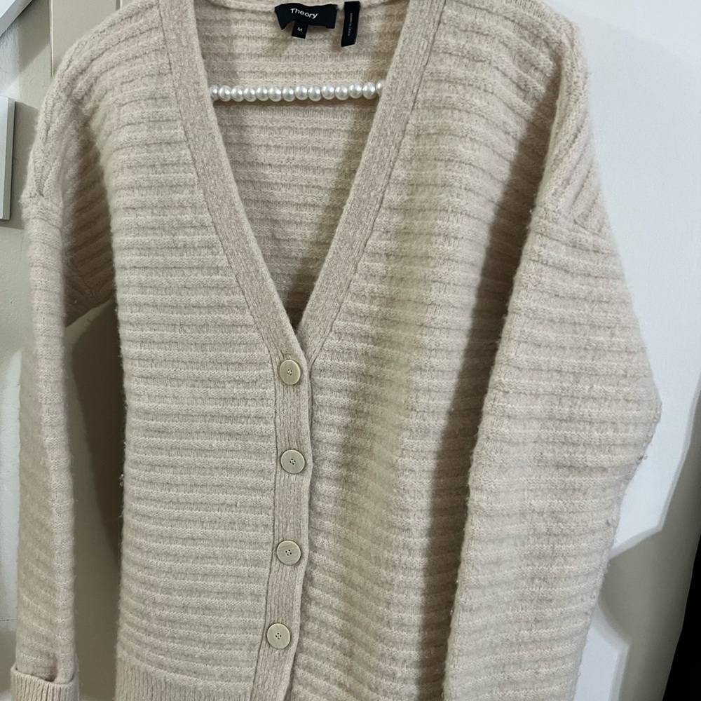 Theory Size M